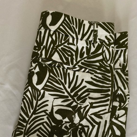 Green Patterned Shorts - Picture 3 of 4